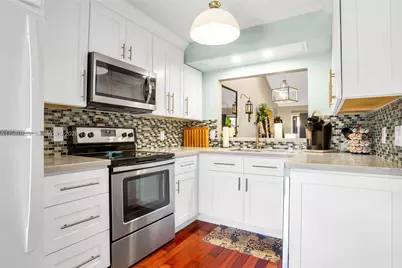 402 SE 14th St, Dania Beach, FL 33004 - Photo 14