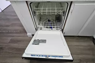 216 Lake Pointe Dr, Oakland Park, FL 33309 - Photo 10