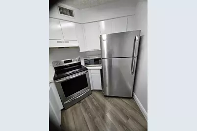 216 Lake Pointe Dr #227, Oakland Park, FL 33309 - Photo 6