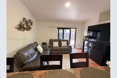 6641 NW 174th Ter, Hialeah, FL 33015 - Photo 8