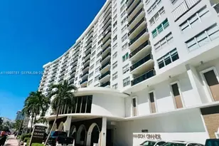 6039 Collins Ave, Miami Beach, FL 33140 - Photo 1