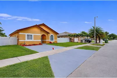 1405 SE 7th St, Homestead, FL 33033 - Photo 2