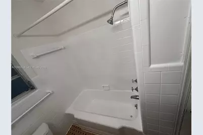 624 NE 7th Ave #3, Fort Lauderdale, FL 33304 - Photo 4