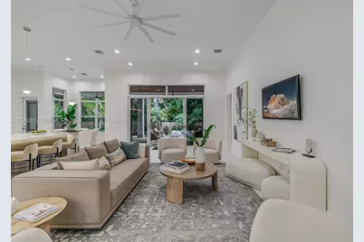 11412 NE 8th Ave, Biscayne Park, FL 33161 - Photo 24