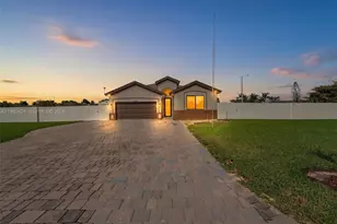 30602 SW 193rd Ct, Homestead, FL 33030 - Photo 2