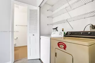 7681 Tahiti Ln, Lake Worth, FL 33467 - Photo 16