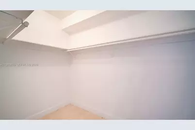 20000 E Country Club Dr #512, Aventura, FL 33180 - Photo 22