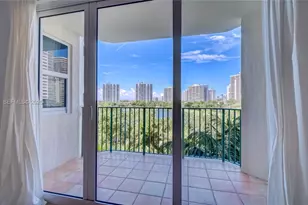 20000 E Country Club Dr, Aventura, FL 33180 - Photo 4