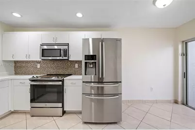 10252 NW 52nd Ter, Doral, FL 33178 - Photo 8