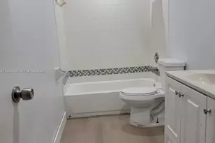 3441 NW 44th St, Oakland Park, FL 33309 - Photo 8