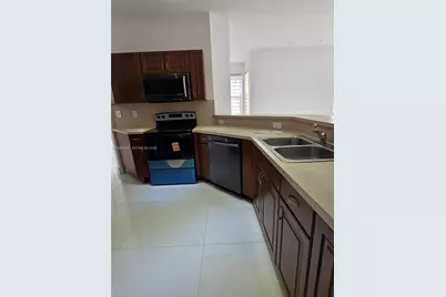 8402 NW 114th Path #8402, Doral, FL 33178 - Photo 8