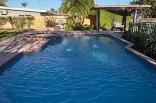 10720 SW 43rd Ln, Miami, FL 33165 - Photo 1