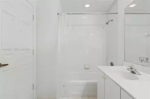 1550 N Trafalgar Cir, Hollywood, FL 33020 - Photo 16