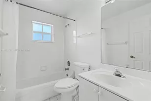 1550 N Trafalgar Cir, Hollywood, FL 33020 - Photo 10