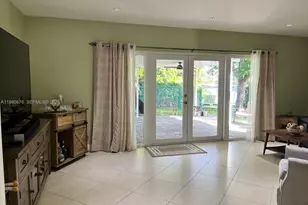 685 W 77th St, Hialeah, FL 33014 - Photo 10
