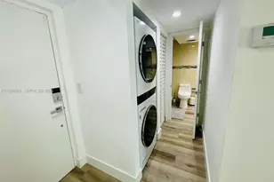 9520 SW 8th St, Miami, FL 33174 - Photo 16