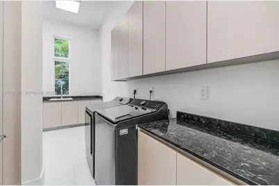 11780 NE 8th Ave, Biscayne Park, FL 33161 - Photo 40