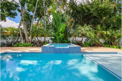 11780 NE 8th Ave, Biscayne Park, FL 33161 - Photo 14