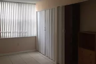 17890 W Dixie Hwy, North Miami Beach, FL 33160 - Photo 14