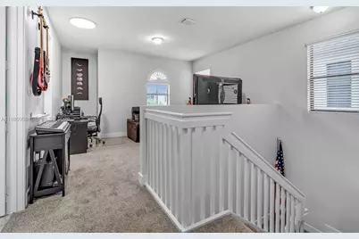 3274 W 96th Pl, Hialeah, FL 33018 - Photo 28