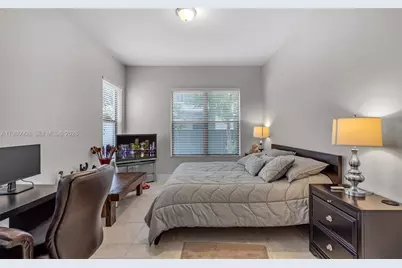 3274 W 96th Pl, Hialeah, FL 33018 - Photo 34