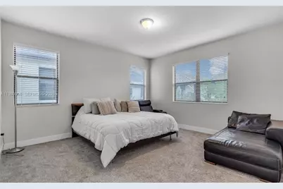 3274 W 96th Pl, Hialeah, FL 33018 - Photo 20