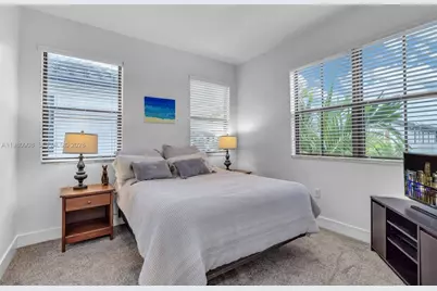 3274 W 96th Pl, Hialeah, FL 33018 - Photo 24