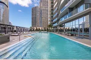 77 SE 5th St, Miami, FL 33131 - Photo 26