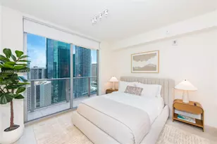 77 SE 5th St, Miami, FL 33131 - Photo 2