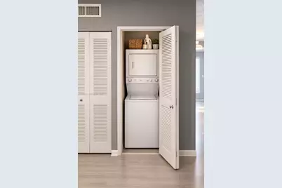 234 NE 3rd St #504, Miami, FL 33132 - Photo 6