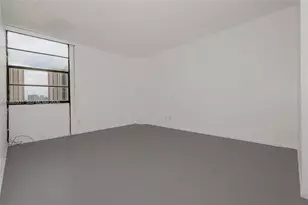 20500 W Country Club Dr, Aventura, FL 33180 - Photo 14