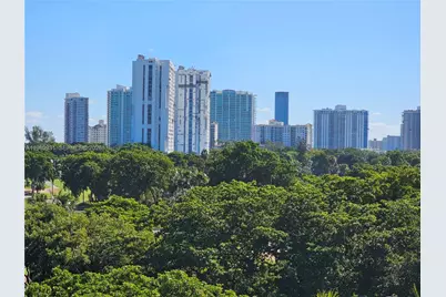 20500 W Country Club Dr #716, Aventura, FL 33180 - Photo 2