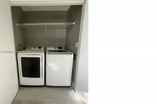 2811 N Oakland Forest Dr, Oakland Park, FL 33309 - Photo 16