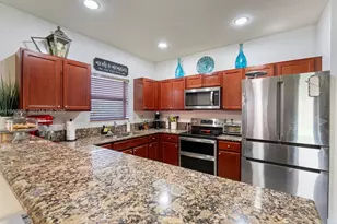 10389 SW 224th Terrace, Cutler Bay, FL 33190 - Photo 2