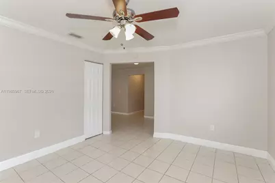 809 SW 8th Ave, Hallandale Beach, FL 33009 - Photo 2