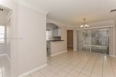 809 SW 8th Ave, Hallandale Beach, FL 33009 - Photo 4