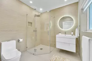 200 N Hibiscus Dr, Miami Beach, FL 33139 - Photo 30