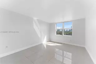 17890 W Dixie Hwy, North Miami Beach, FL 33160 - Photo 16