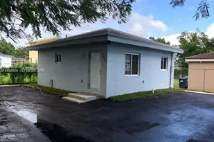 10231 SW 176th St, Miami, FL 33157 - Photo 2