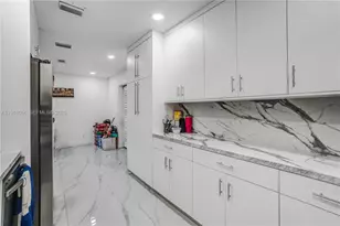 1570 NE 9th St, Homestead, FL 33033 - Photo 6