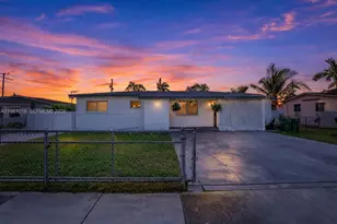 1570 NE 9th St, Homestead, FL 33033 - Photo 2