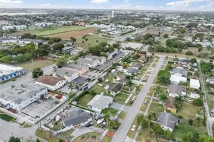 1570 NE 9th St, Homestead, FL 33033 - Photo 44