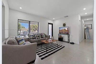 252 E 36th St, Hialeah, FL 33013 - Photo 22