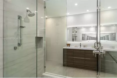527 Orton Ave #902, Fort Lauderdale, FL 33304 - Photo 6