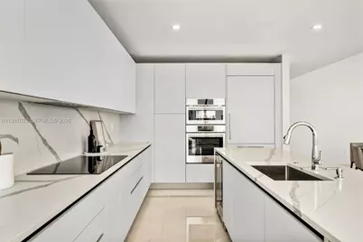527 Orton Ave #902, Fort Lauderdale, FL 33304 - Photo 2