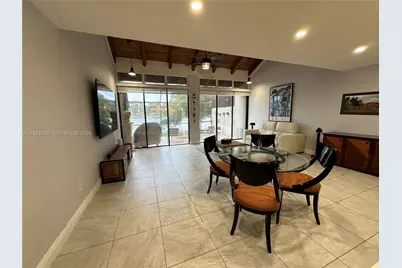 11228 NW 14th Ct, Pembroke Pines, FL 33026 - Photo 8