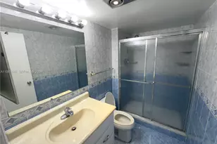 3675 N Country Club Dr, Aventura, FL 33180 - Photo 18