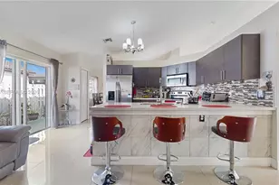 8070 SW 157th Pl, Miami, FL 33193 - Photo 6