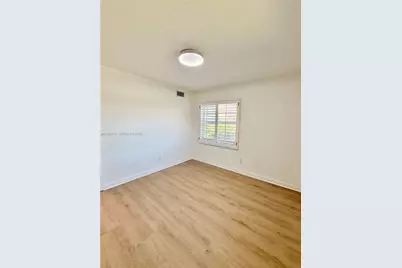 6815 Edgewater Dr #309, Coral Gables, FL 33133 - Photo 12