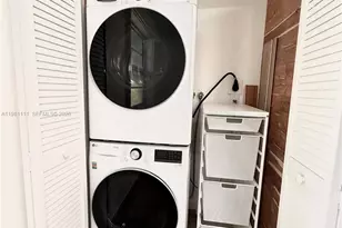 6815 Edgewater Dr, Coral Gables, FL 33133 - Photo 16